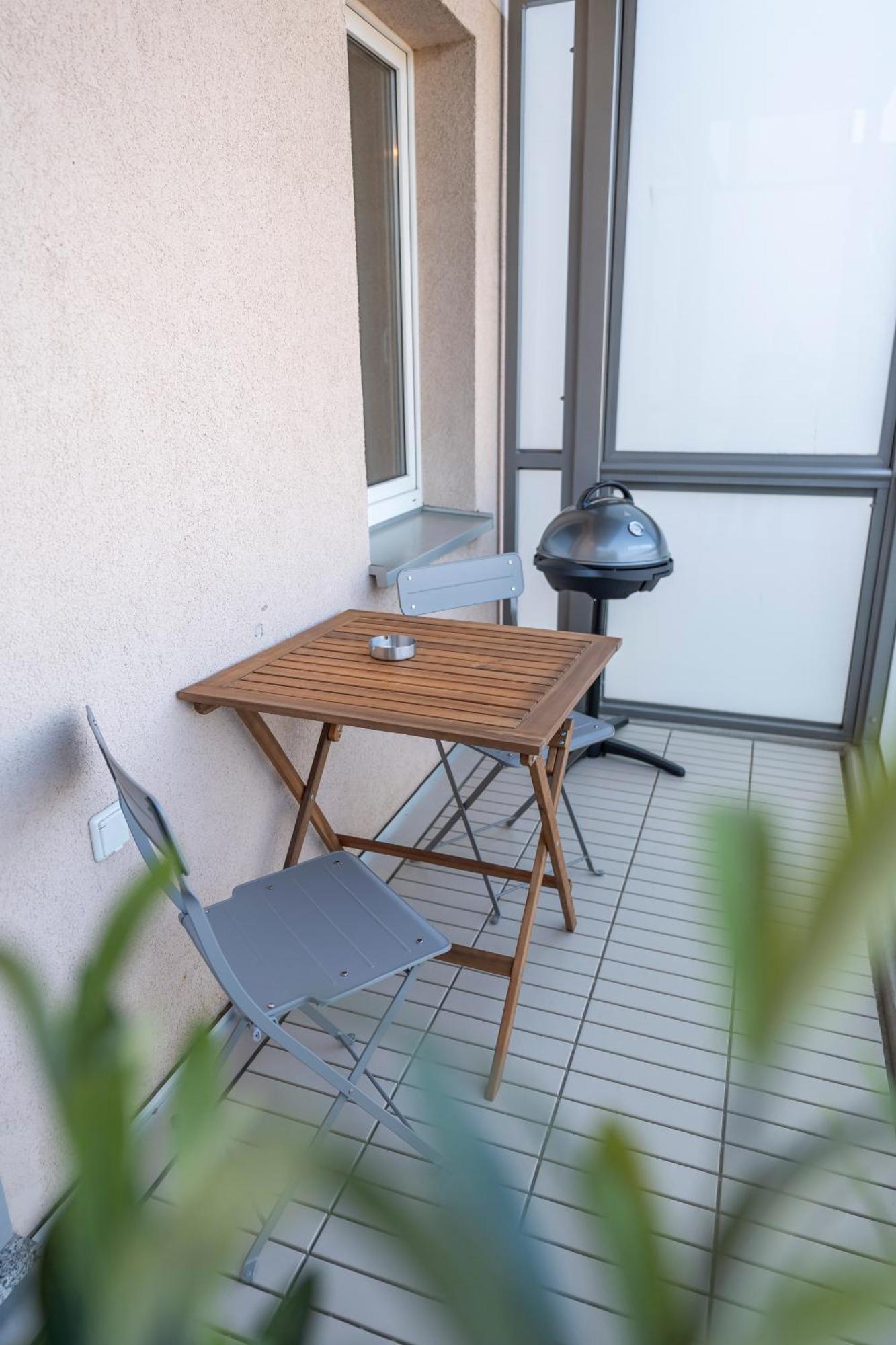 Rr - Central Apartment 80Qm - Balcony - Washer Magdeburg Exterior photo